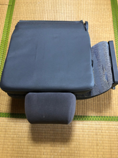 98年式パジェロのサードシート(座椅子として)