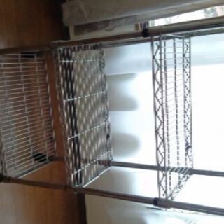 スチールラック無料にてお譲り致します。