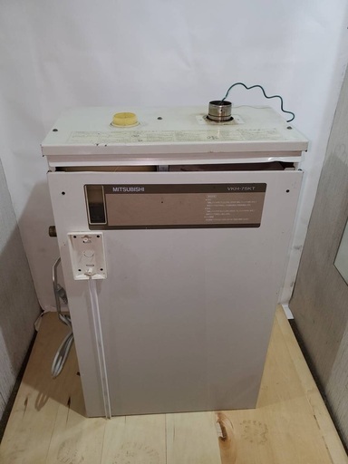 三菱 油だき温水ボイラ VKH-75KT