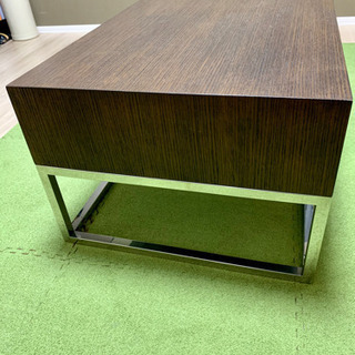 美品！重厚感ある高級ローテーブルの画像