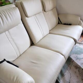 リクライニングソファーの画像