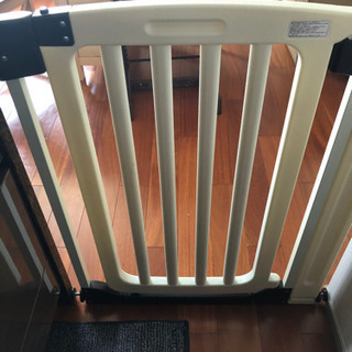 日本育児　ベビーゲートの画像
