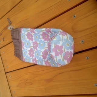 新品 未使用 花柄 落ち着いた色合い ペットボトルホルダー 50...