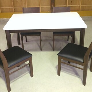 広島市内送料無料 美品 使用3か月 5人掛けダイニングセット テーブル幅130cm 椅子4脚 5点セット