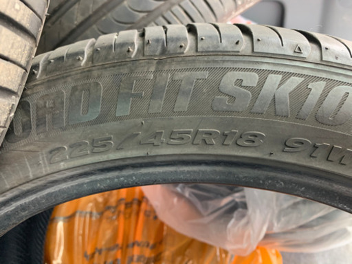 タイヤ4本セット18インチ