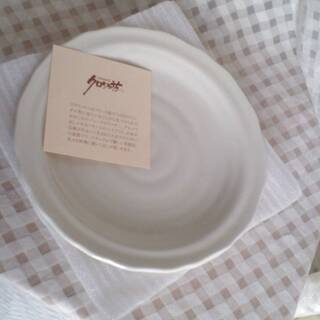新品　croissant　白　陶器　直径 １７cm　ホワイト　皿...