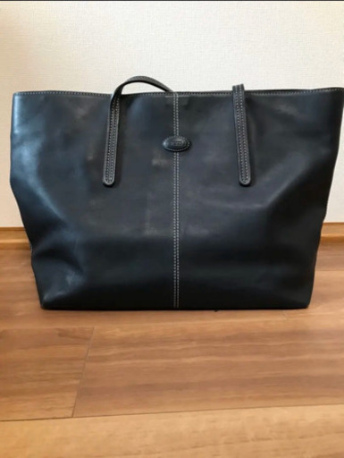 トッズ　レザートートバッグ