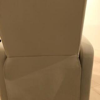 コンパクトリクライニングチェア の画像