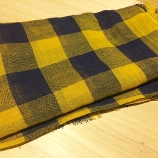 【値下げ！】ガーゼ生地 大判ストール 正方形 未使用保管品 マスク材料にも ユニクロ UNIQLOの画像