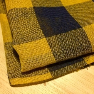 【値下げ！】ガーゼ生地 大判ストール 正方形 未使用保管品 マスク材料にも ユニクロ UNIQLOの画像