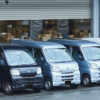 【会社の上下関係に疲れた方へ！】【月収30万円～50万円】普通免許（AT限定可）があれば即戦力！！軽貨物運送のお仕事の画像