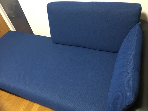 【購入1年未満！】定価8万のソファをお譲りします。