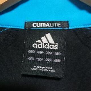 アディダス トレーニングウェアの画像