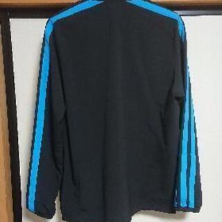 アディダス トレーニングウェアの画像