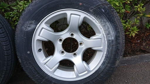 ジムニーJA11に履いていたタイヤ・ホイール4本を譲ります