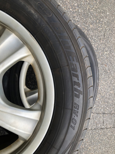 215/60R16ヨコハマブルーアースとアルミセット❗️