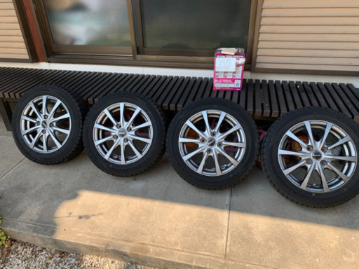 超美品のタイヤ(スタッドレス〕＆ホイール