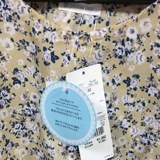 花柄ブラウス　新品の画像