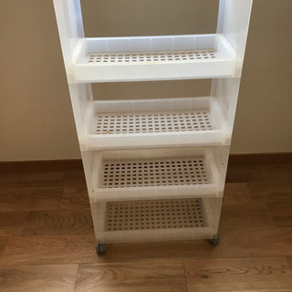 プラスチック棚　キャスター付き