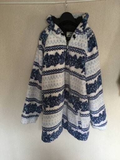 新品 自宅保管品 PIKO コート　ピコ フード付きふわふわコート　ポケット付き　アナ雪風でかわいいコート　Lサイズ