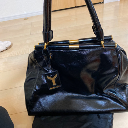 イヴサンローラン　トートバッグ エナメル牛革　ビジネスバッグ