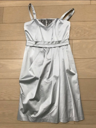 未使用［ル スーク］フォーマルワンピース シルバー