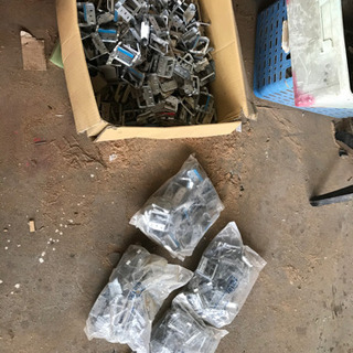 建築　資材　　留め具　　外壁　一袋　　の画像