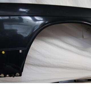 ベンツ　１９０Ｅ(Ｗ２０１)　中古のフェンダー（ブルーブラック）です。