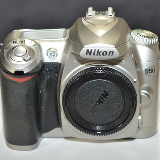 ニコン NIKONのデジタル一眼レフカメラ D50 レンズ2本セット