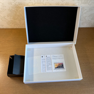 Macbook airの箱の画像