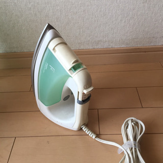 古いけど使えるアイロン ０円で。の画像