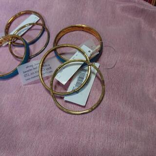ブレスレットブランド 3連 B 級品4セット500円❗