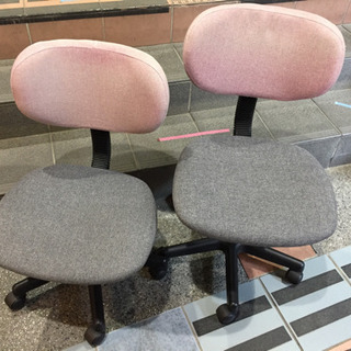可愛い2トンカラーのオフィスチェア2脚☆0円！