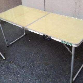 【売却済み】【値下げ】折り畳みテーブル！キャンプやアウトドアに活躍！の画像