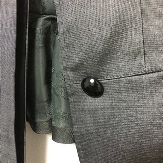 スーツ上下1式譲りますの画像