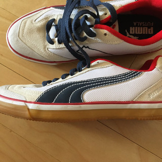 ほぼ新品！PUMAインドアスポーツシューズ25.0〜25.5の画像