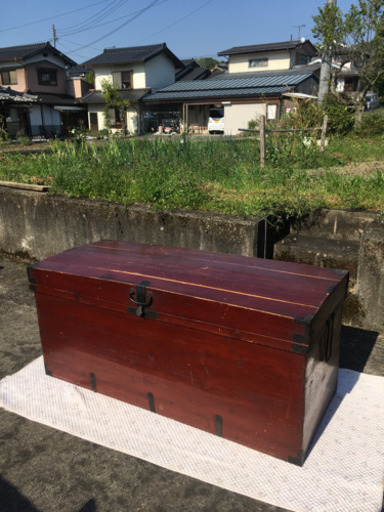 木製アンティーク収納家具　長持ち