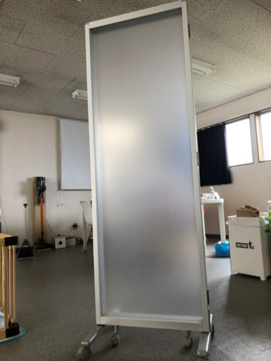 パーティション　オフィス家具　オフィス用品　事務用品