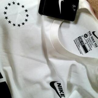 NIKEのロゴTシャツの画像