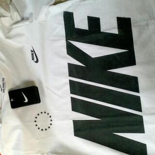 NIKEのロゴTシャツの画像
