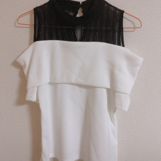 肩出しニット？