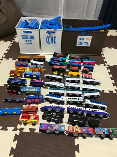 大量　プラレール