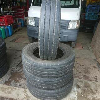 215/70R17.5 118/116LT