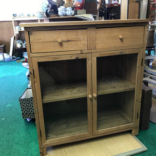 収納家具　