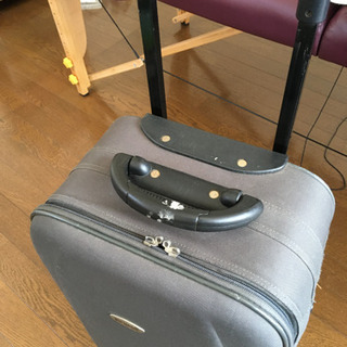 小型スーツケースの画像