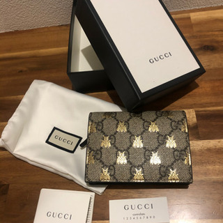 GUCCI 二つ折り財布　赤 Gucci 二つ折り財布 赤 レザー - メルカリ