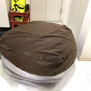 無印ビーズクッション（猫爪による穴あり）