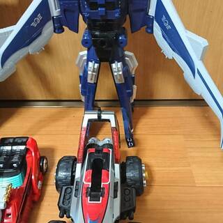 決まりました　戦隊シリーズ　炎神戦隊ゴーオンジャーロボ＆ジェットラス2体　他のミニカ－戦隊　計8点の画像