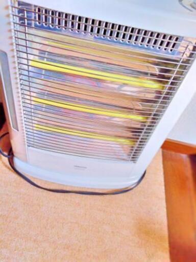 加湿器付き電気ストーブ\u0026カーペット15枚
