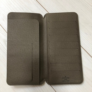 ルイ・ヴィトン（Louis Vuitton Malletier）斜め掛け財布の画像